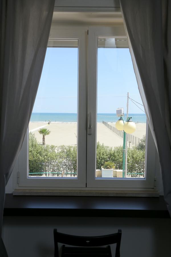 Rooms La Perla Del Mare Маргерита-ді-Савоя Екстер'єр фото