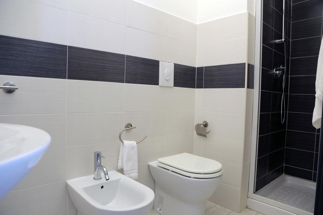 Rooms La Perla Del Mare Маргерита-ді-Савоя Екстер'єр фото